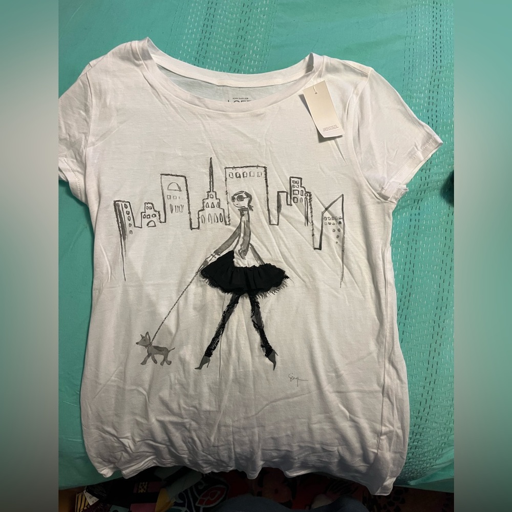 LOFT White T Shirt Short Sleeved w/cityscape and woman sketch